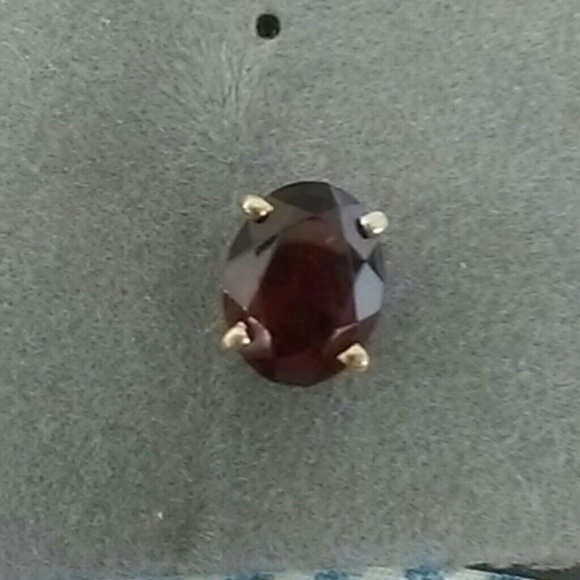 1.00 Oval Garnet Pendant - Picture 3 of 4